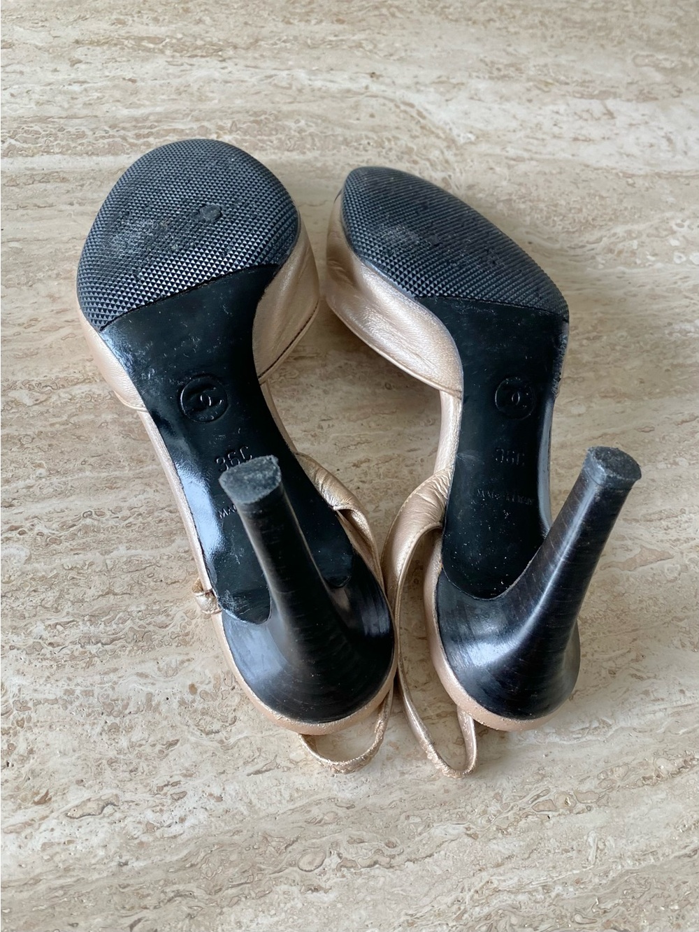 Vintage Chanel CC Bow Cap Toe Slingback Heels - Picture 10 of 10